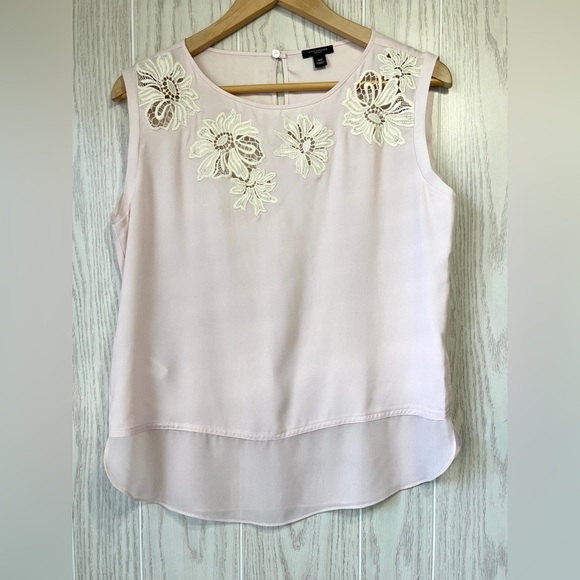 Ann Taylor Blush Pink Floral Embellished Top Blouse Size MP - Picture 1 of 3